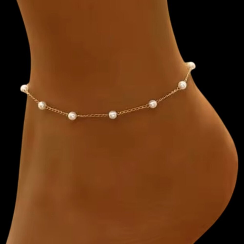 Freshwater Pearls and Gold Plated Chain Anklet